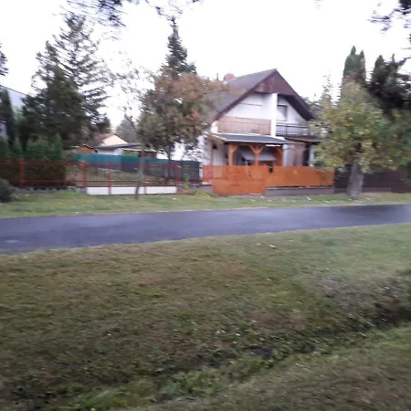 Florian Nyaralohaz Nyaraló Balatonkeresztúr
